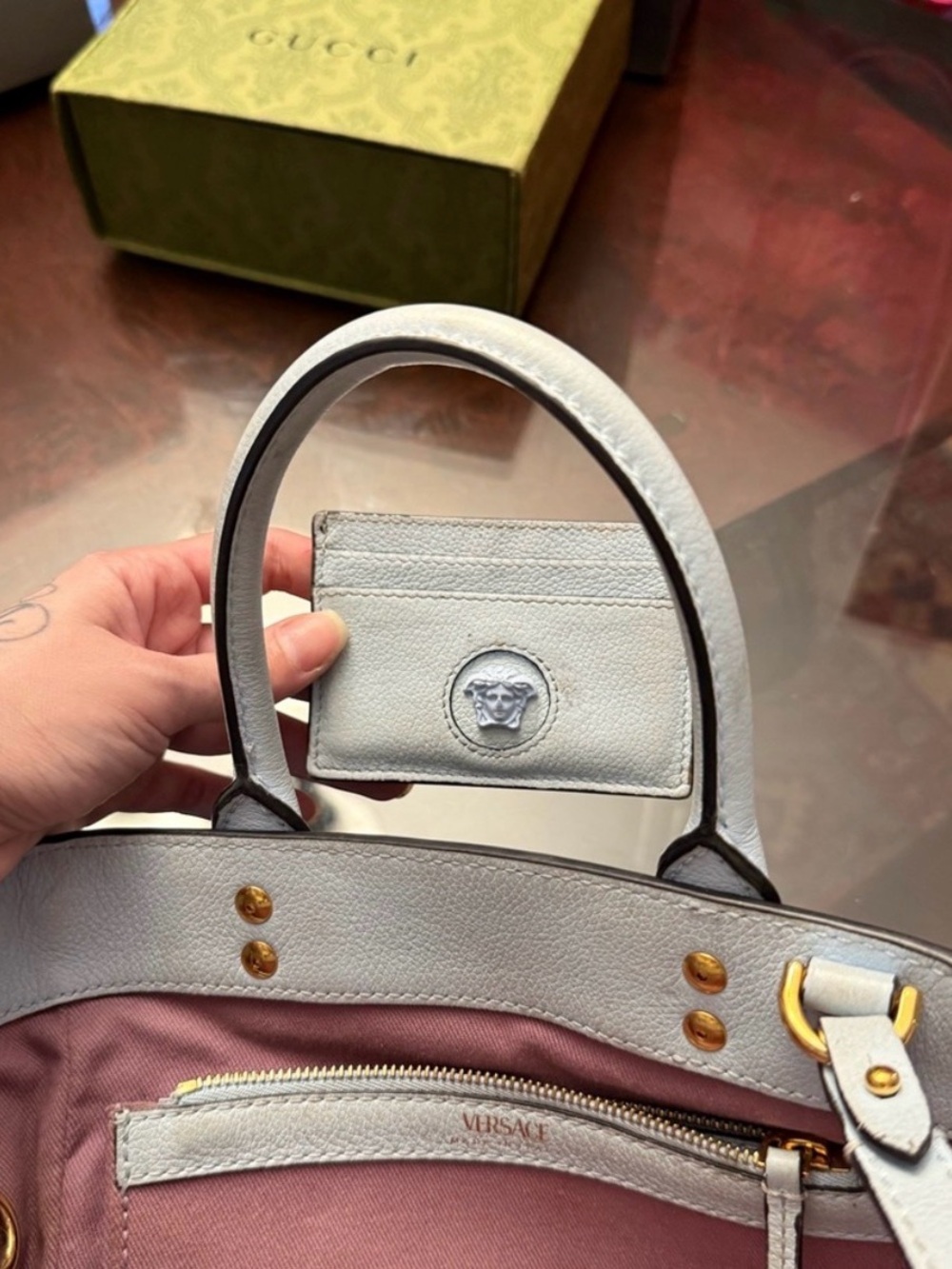 Versace La Medusa Leather Tote with Matching Cardholder - Picture 4 of 8